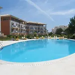 Luxurious First Floor With Balconies Overlooking Pool And Gardens. * Albufeira