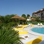 Luxurious First Floor With Balconies Overlooking Pool And Gardens. Albufeira