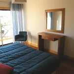 Apartamento Luxurious First Floor With Balconies Overlooking Pool And Gardens.