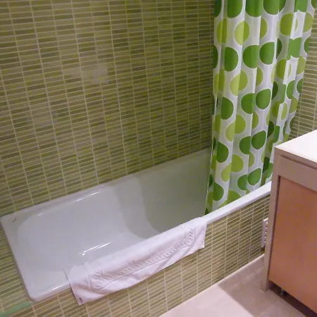 Luxurious First Floor With Balconies Overlooking Pool And Gardens. Appartamento *