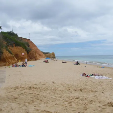 Luxurious First Floor With Balconies Overlooking Pool And Gardens. * Albufeira
