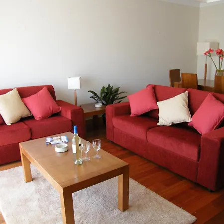 Luxurious First Floor With Balconies Overlooking Pool And Gardens. Albufeira