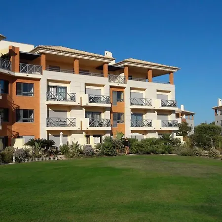 Appartement Luxurious First Floor With Balconies Overlooking Pool And Gardens. Albufeira