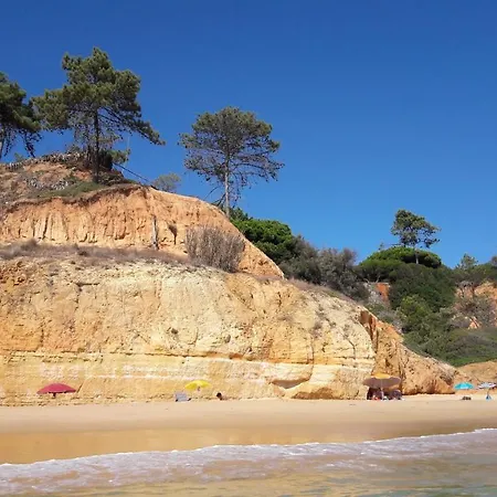 Luxurious First Floor With Balconies Overlooking Pool And Gardens. Albufeira