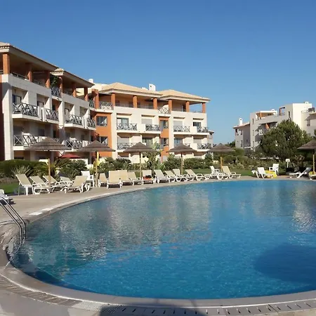 Luxurious First Floor With Balconies Overlooking Pool And Gardens. * Albufeira