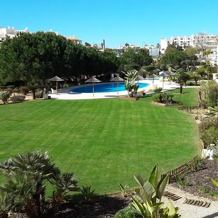 Luxurious First Floor With Balconies Overlooking Pool And Gardens. Appartamento *