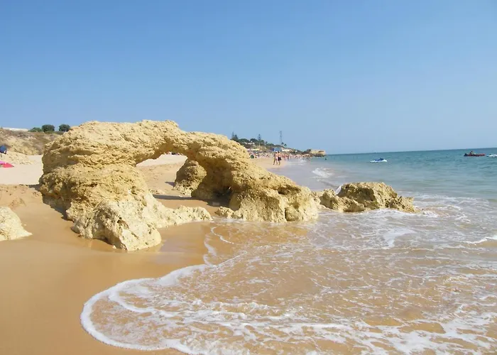 Luxurious First Floor With Balconies Overlooking Pool And Gardens. Апартаменты