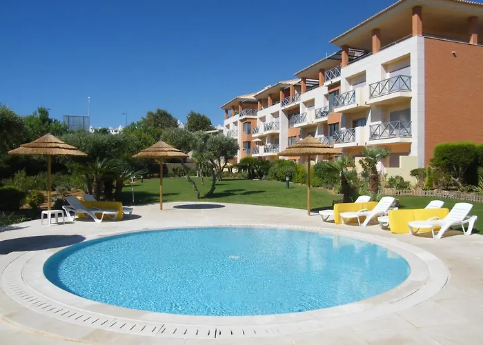 Апартаменты Luxurious First Floor With Balconies Overlooking Pool And Gardens.